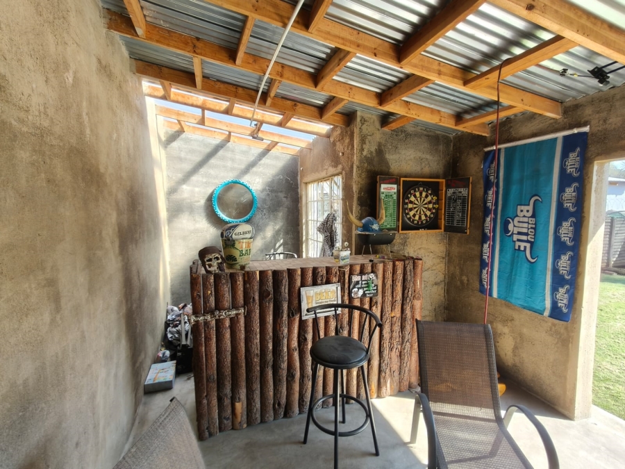 To Let 4 Bedroom Property for Rent in Oos Einde North West